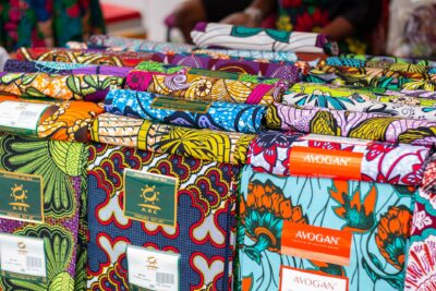 Vlisco Vibe : le wax version quotidienne, avec une capsule signée Lisa Folawiyo