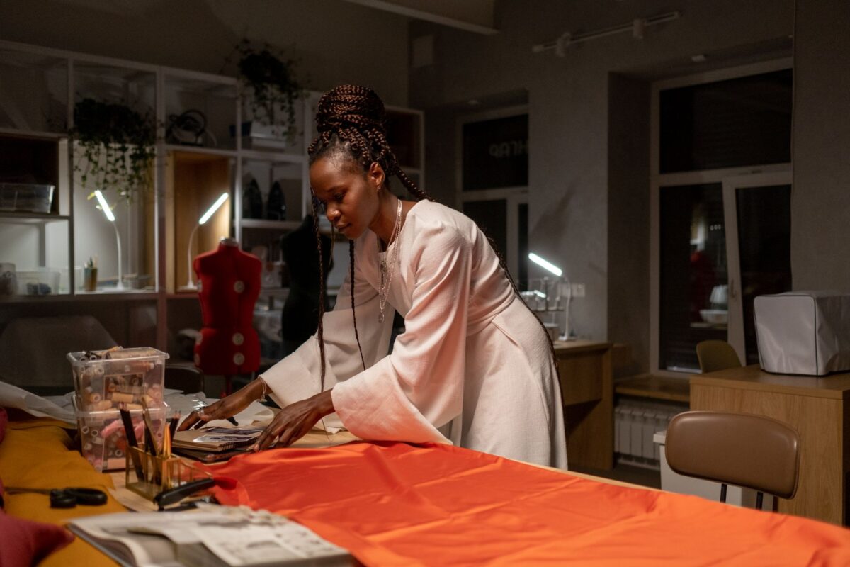 Lagos Fashion Week 2026 : le thème « CRAFTED » remet l'artisanat textile au centre